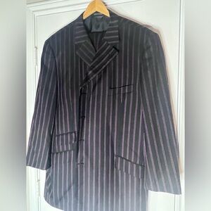 Black & fusia suit